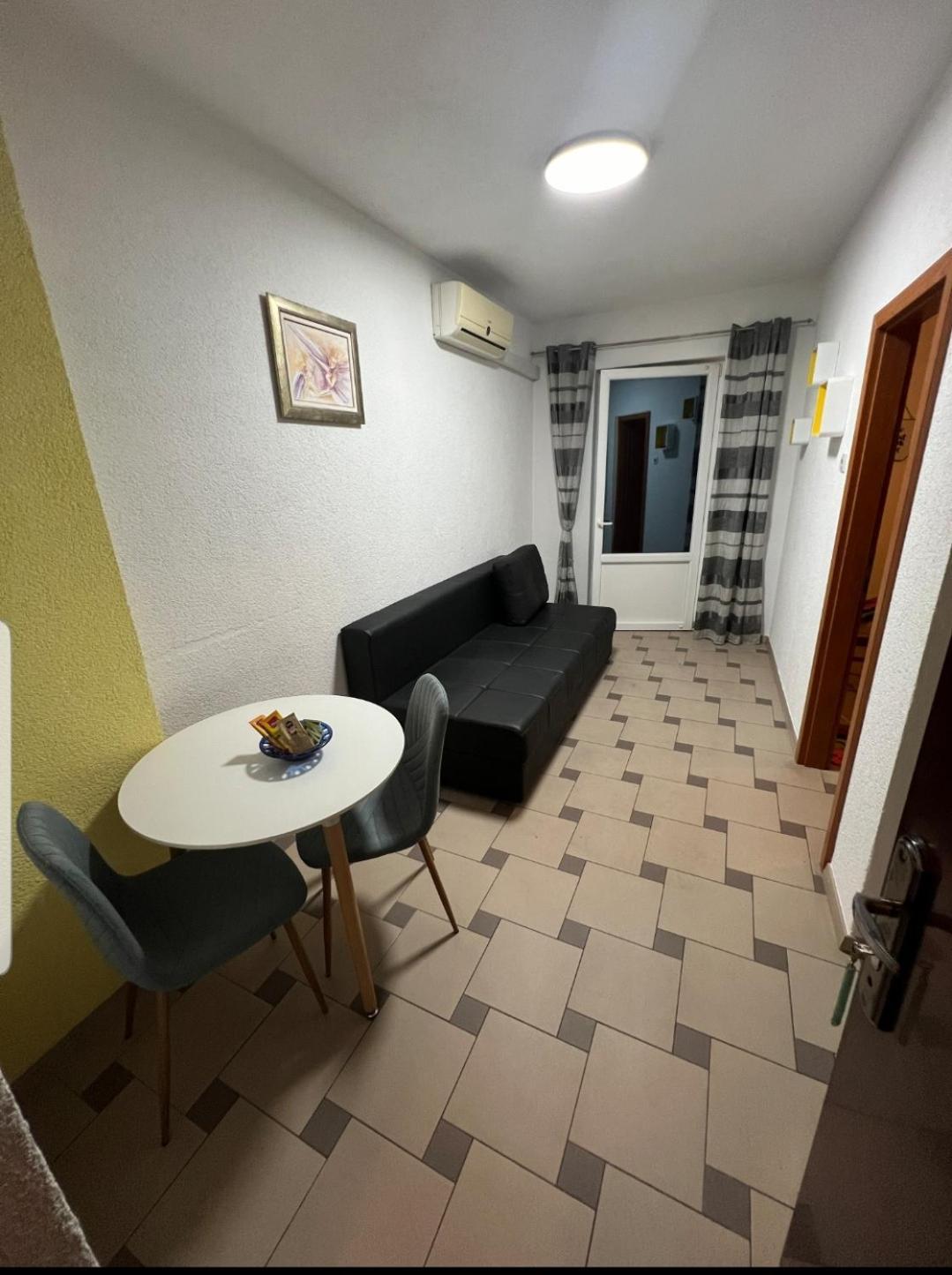 Apartment Afrika Макарска Екстериор снимка