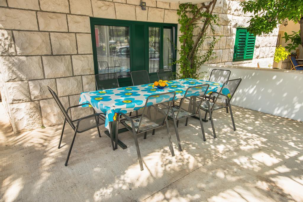 Apartment Afrika Макарска Екстериор снимка