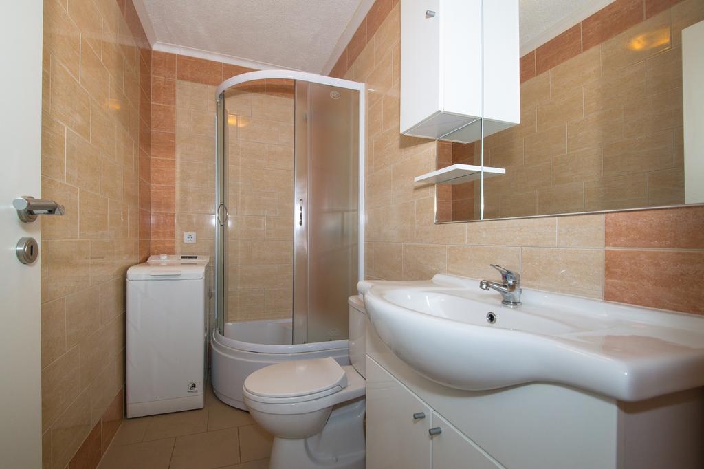 Apartment Afrika Макарска Екстериор снимка