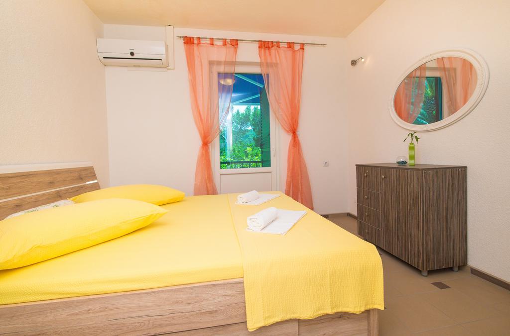 Apartment Afrika Макарска Екстериор снимка