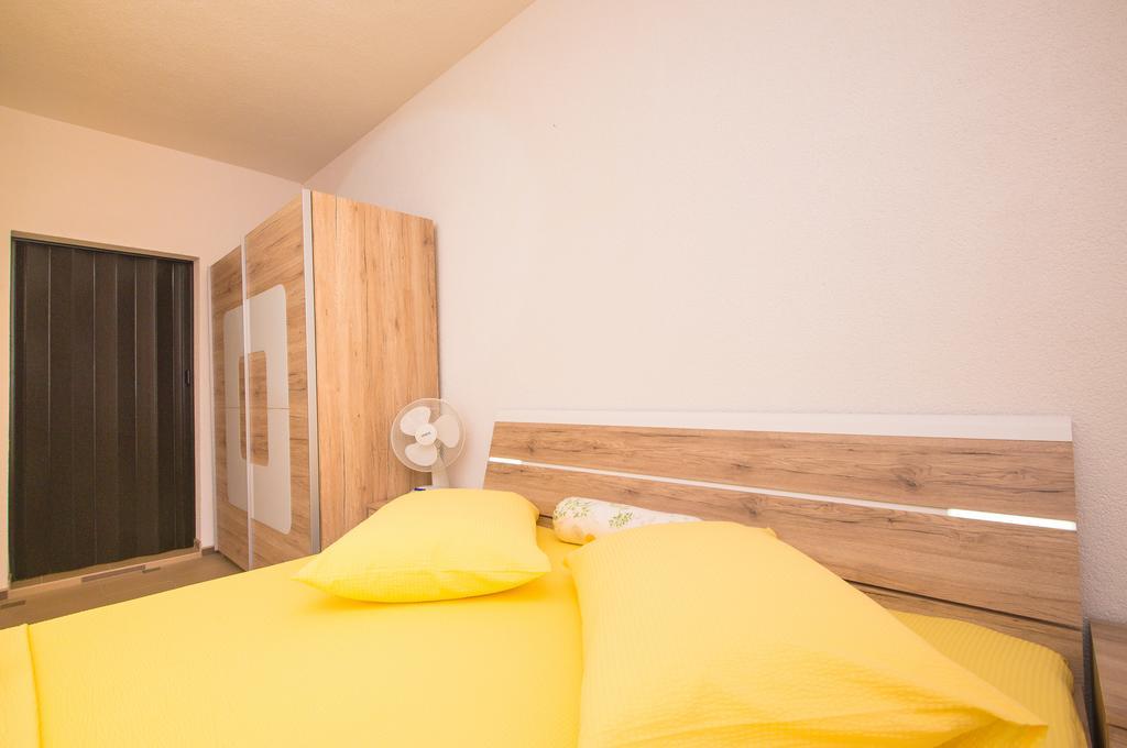 Apartment Afrika Макарска Екстериор снимка