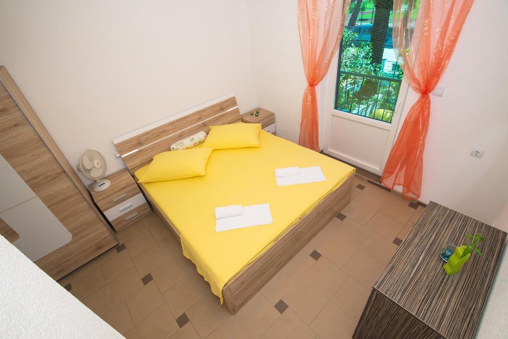 Apartment Afrika Макарска Екстериор снимка